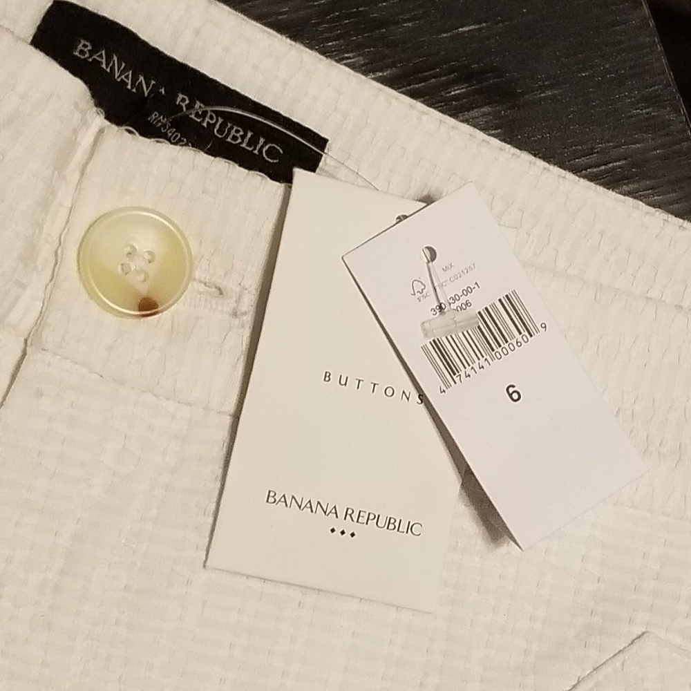 NWT Banana Republic White Shorts